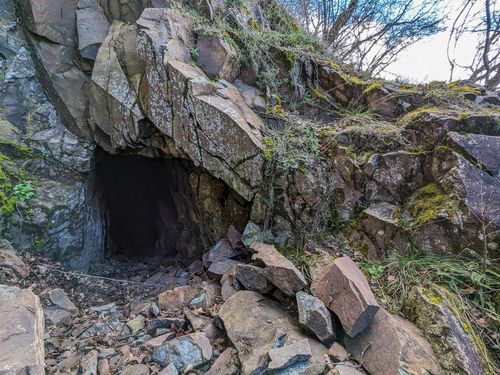 Schinderhanneshöhle unterhalb der Teufelsrutsch bei Nack