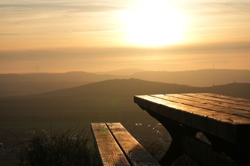 Sonnenuntergang vom Tisch des Weines auf dem Horn bei Zotzenheim