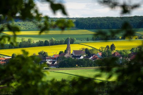 Blick aus dem Landschaftsschutzgebiet Höll-Martinsberg auf Wonsheim